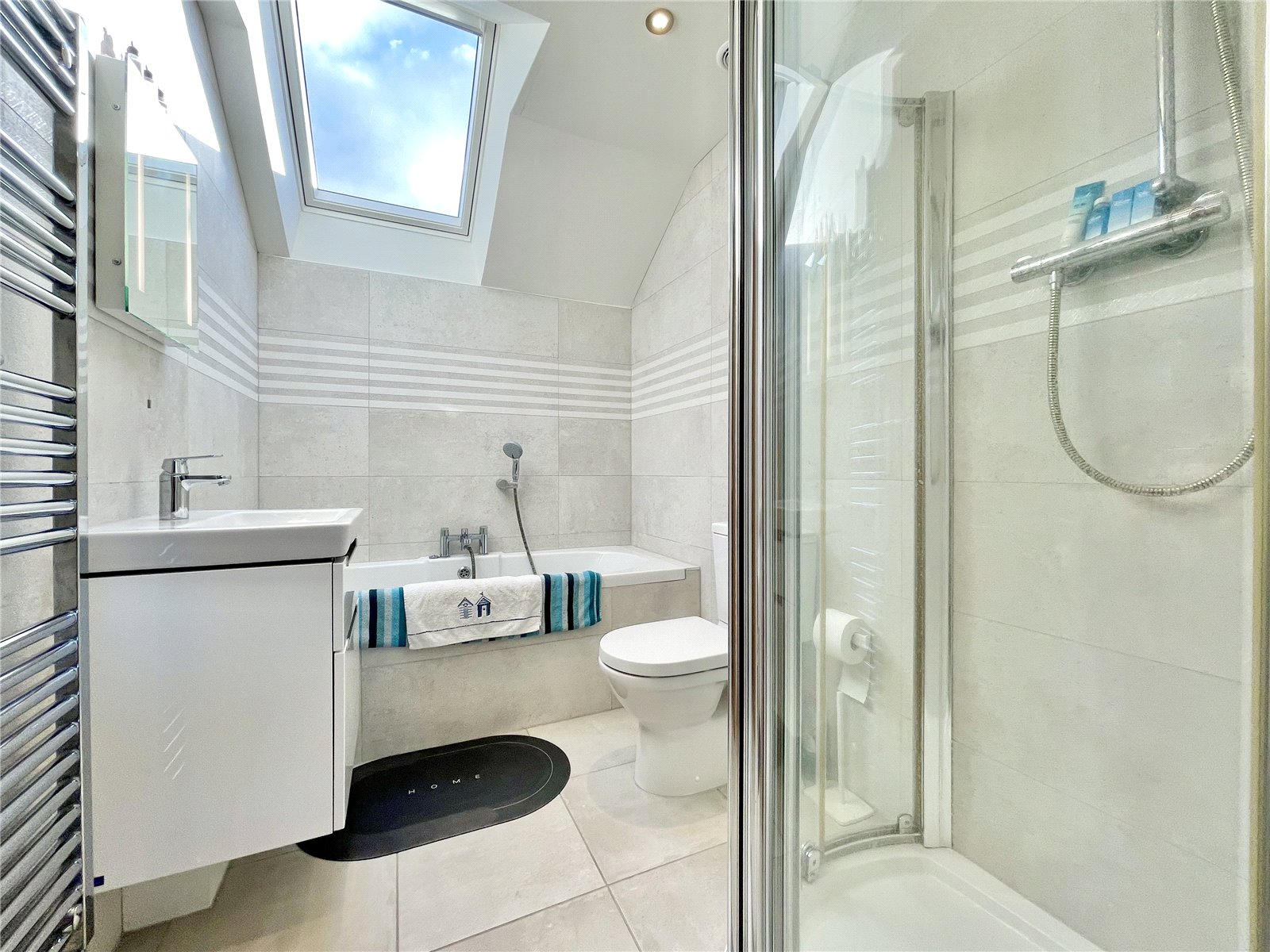 East Cliff Way, Friars Cliff, Christchurch, Dorset, BH23 4EY