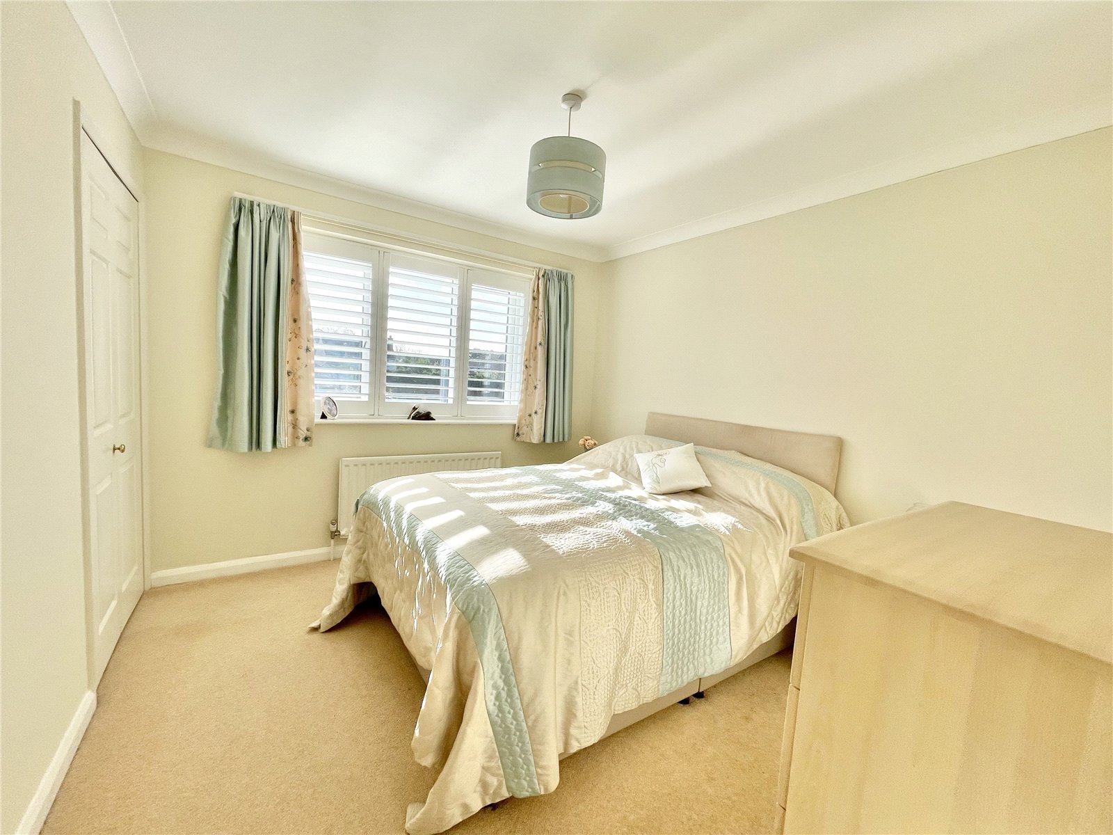 Glengarry Way, Friars Cliff, Christchurch, Dorset, BH23 4EH Mitchells