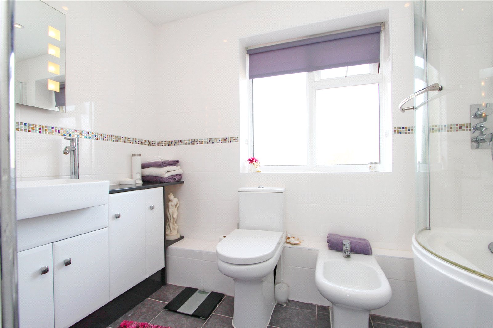 Glengarry Way, Friars Cliff, Christchurch, Dorset, BH23 4EH Mitchells