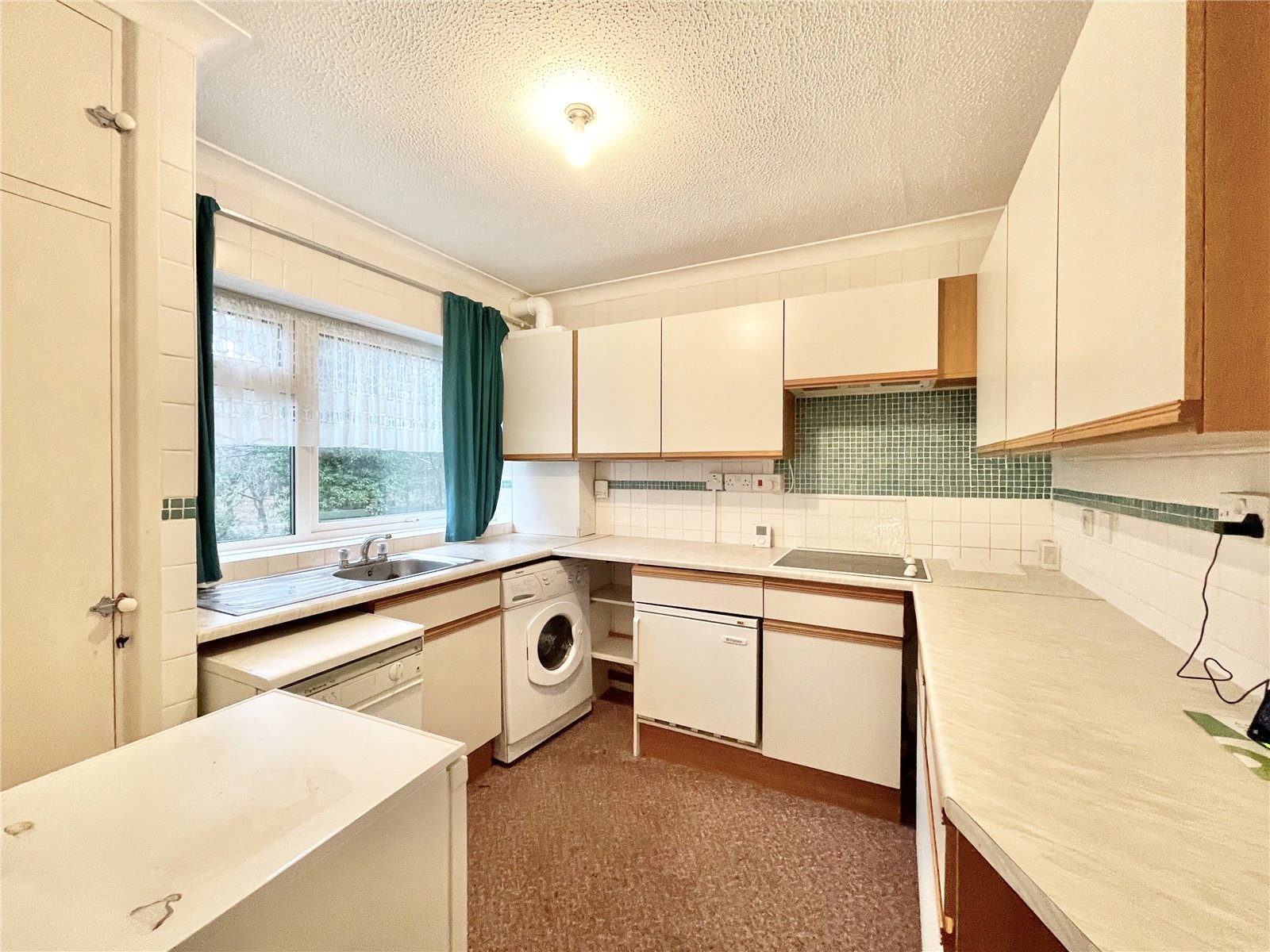 Manning Avenue, Highcliffe On Sea, Christchurch, Dorset, BH23 4PW Mitchells Estate Agents