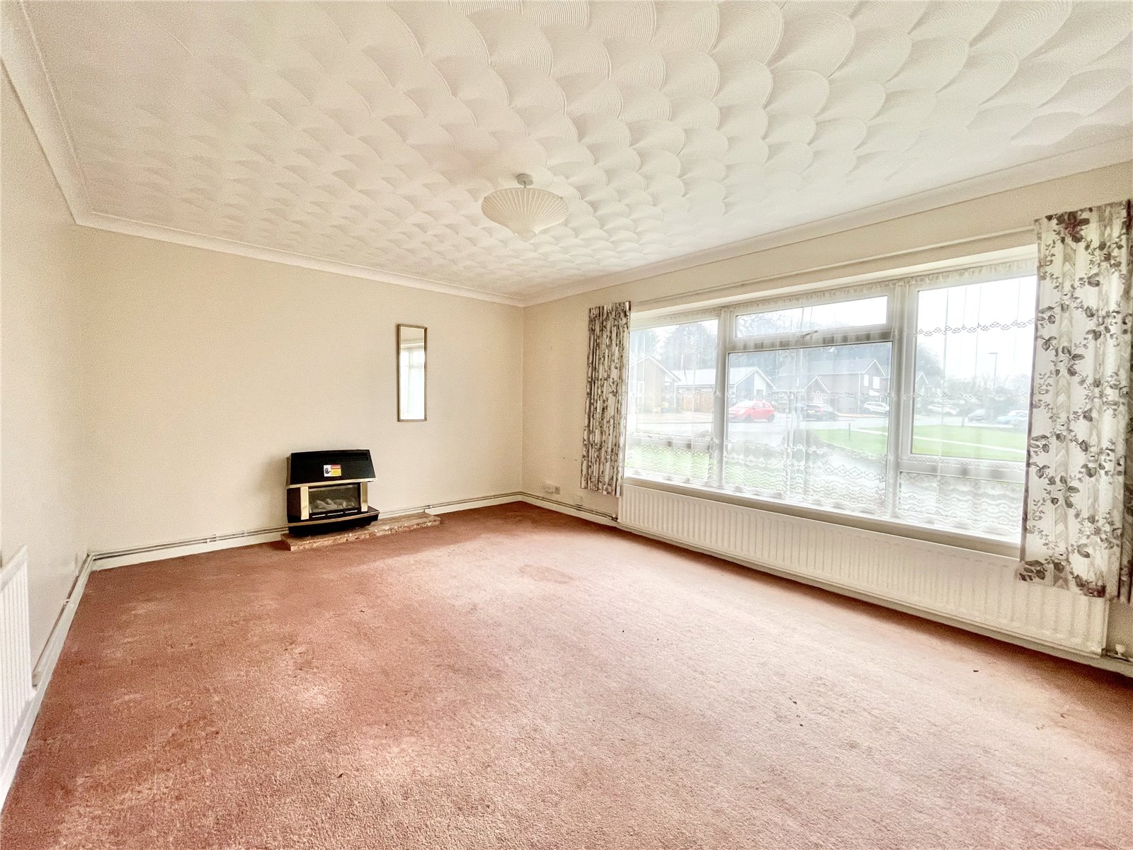 Manning Avenue, Highcliffe On Sea, Christchurch, Dorset, BH23 4PW Mitchells Estate Agents