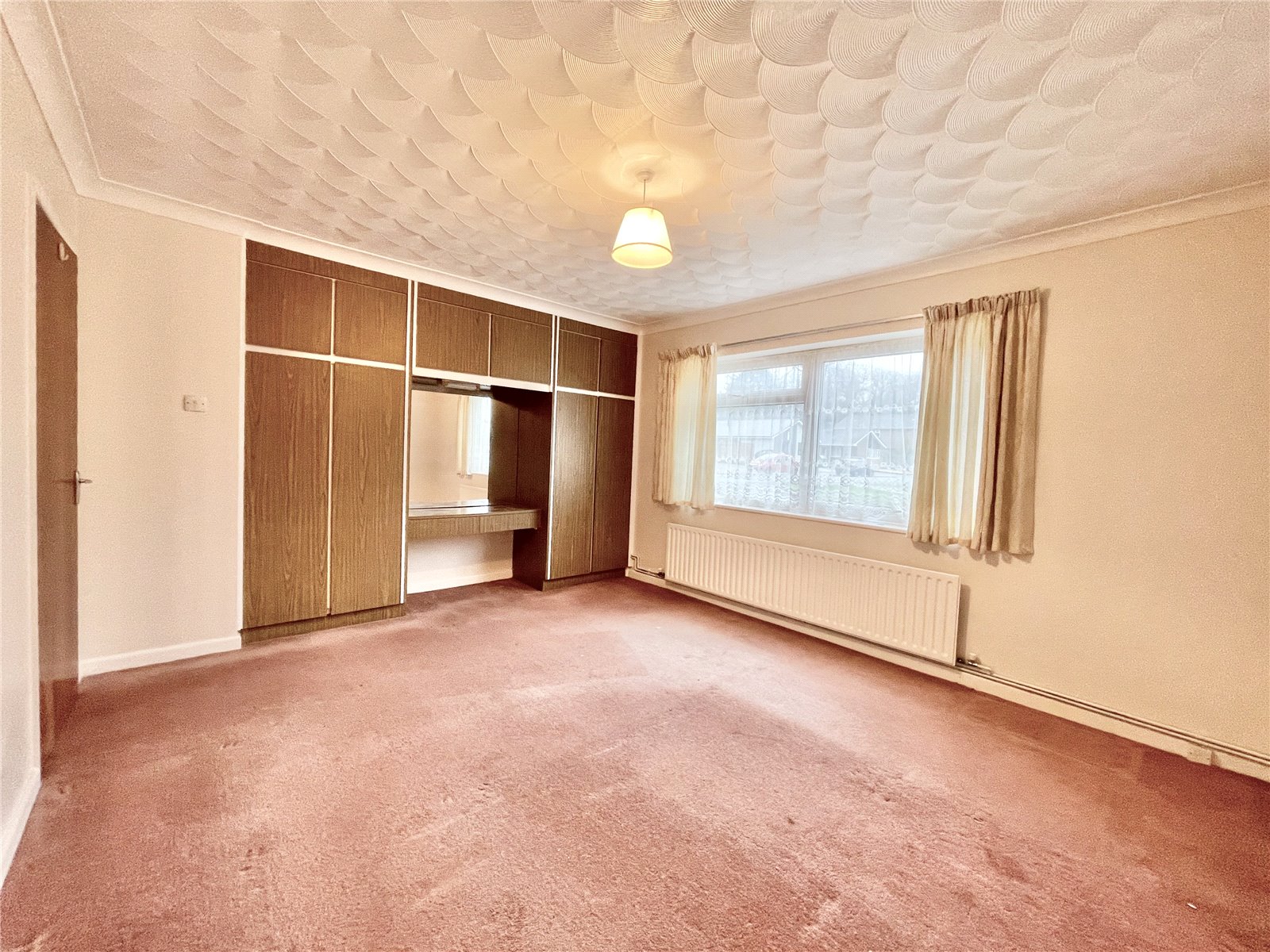 Manning Avenue, Highcliffe On Sea, Christchurch, Dorset, BH23 4PW Mitchells Estate Agents