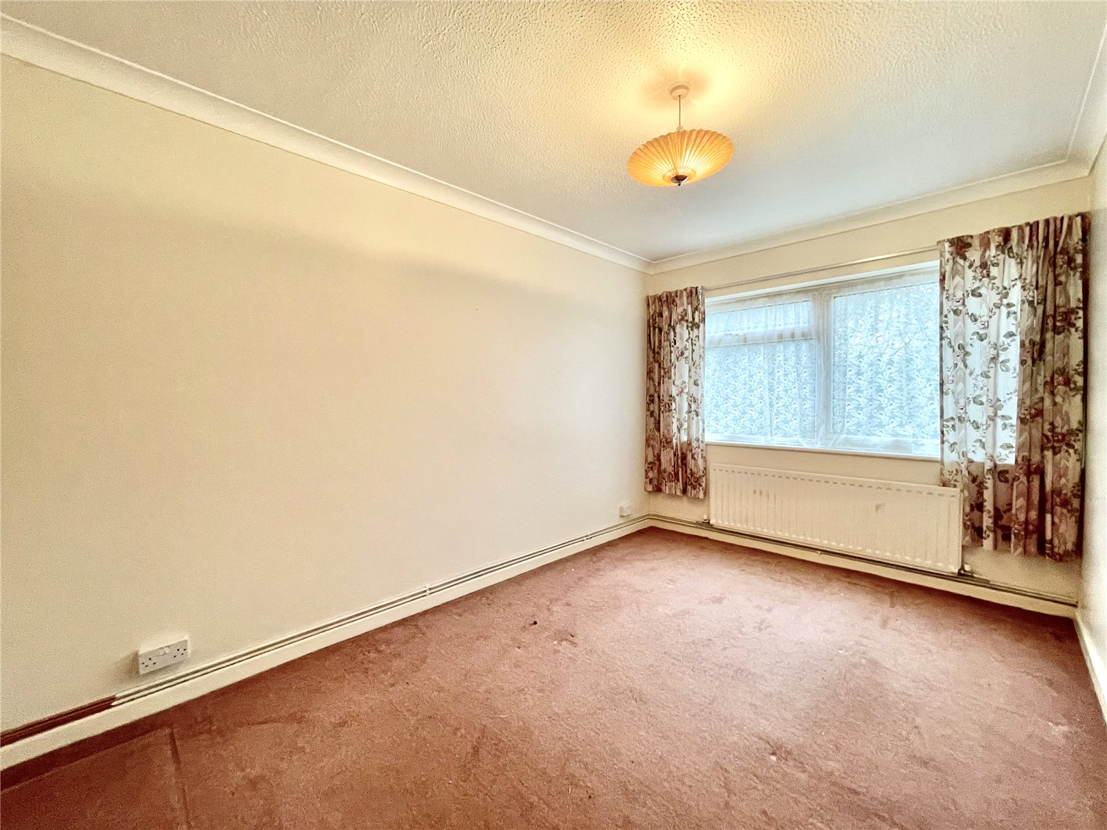 Manning Avenue, Highcliffe On Sea, Christchurch, Dorset, BH23 4PW Mitchells Estate Agents