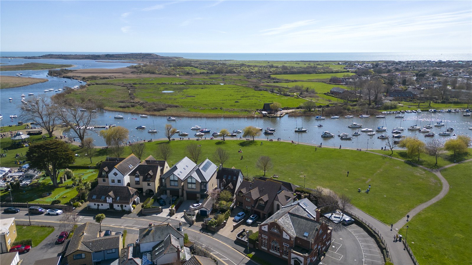 Queens Avenue, Christchurch, Dorset, BH23 1BZ Mitchells Estate Agents