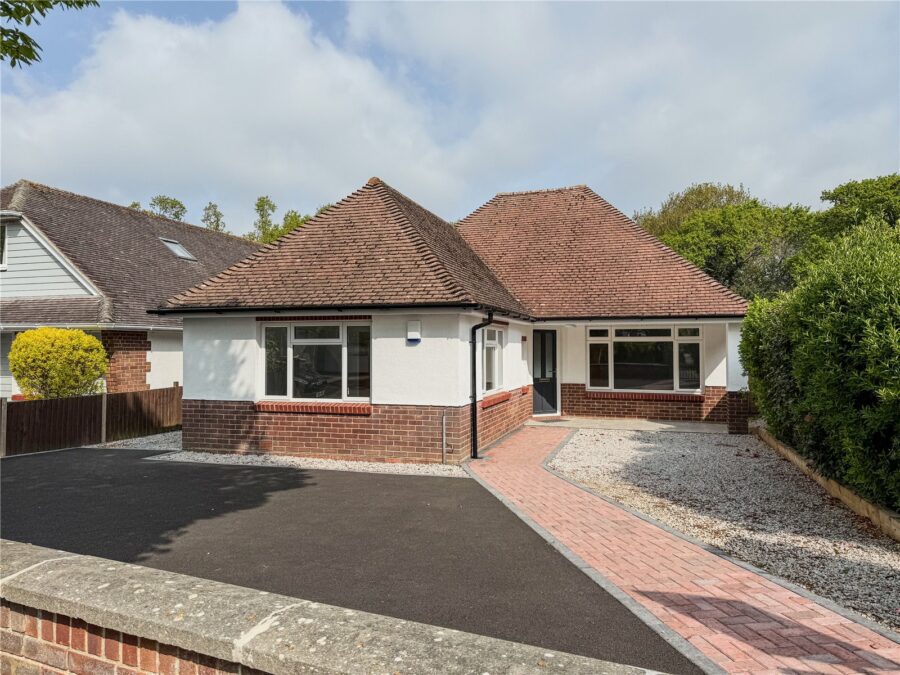 Bucehayes Close, Highcliffe on Sea, Christchurch, Dorset, BH23 5HJ
