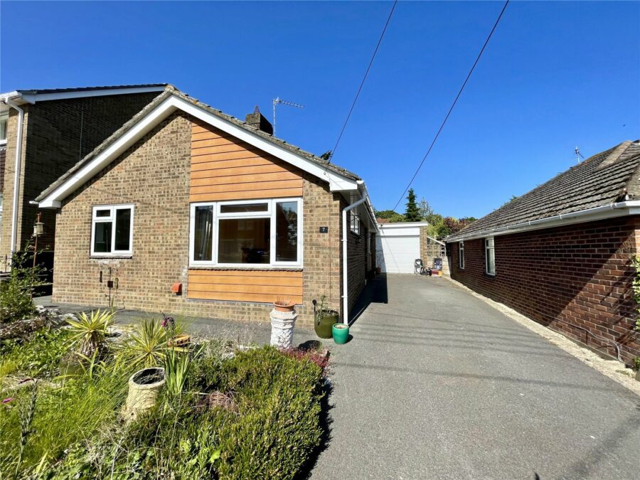Holme Road, Highcliffe On Sea, Christchurch, Dorset, BH23 5LJ