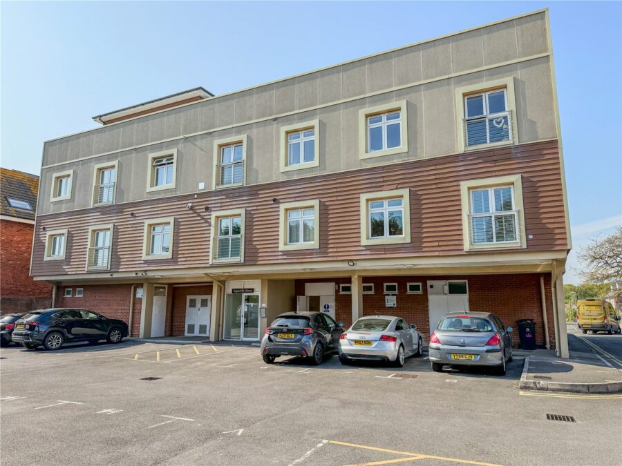 Lymington Road, Highcliffe on Sea, Christchurch, Dorset, BH23 5EN