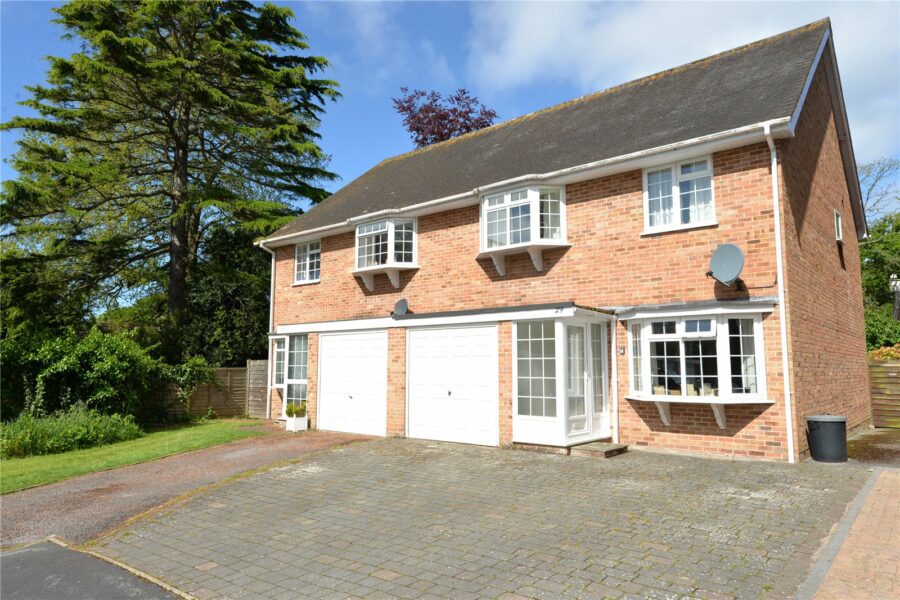 White Barn Crescent, Hordle, Lymington, Hampshire, SO41 0FY