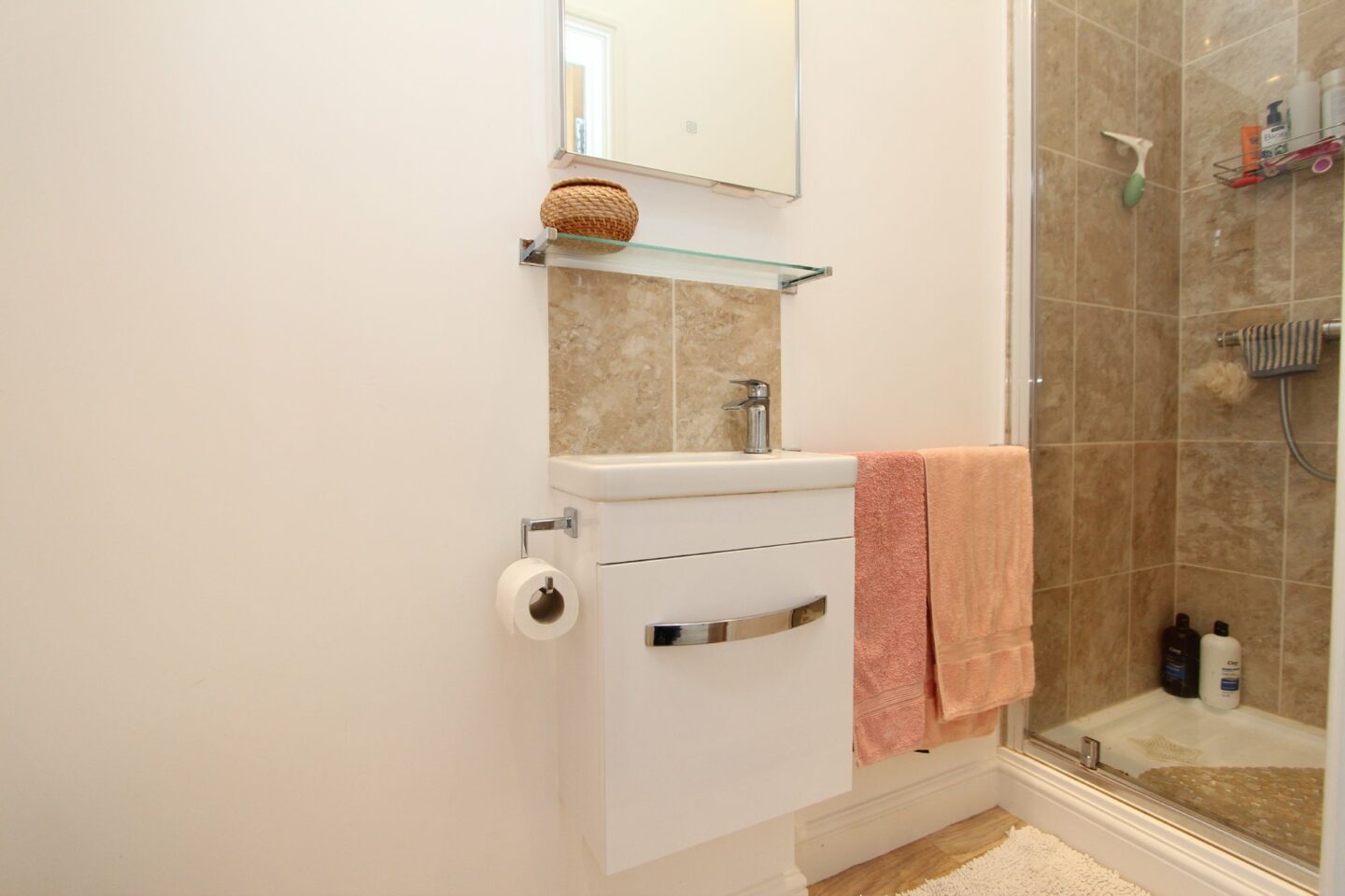HCE180064_15.jpg