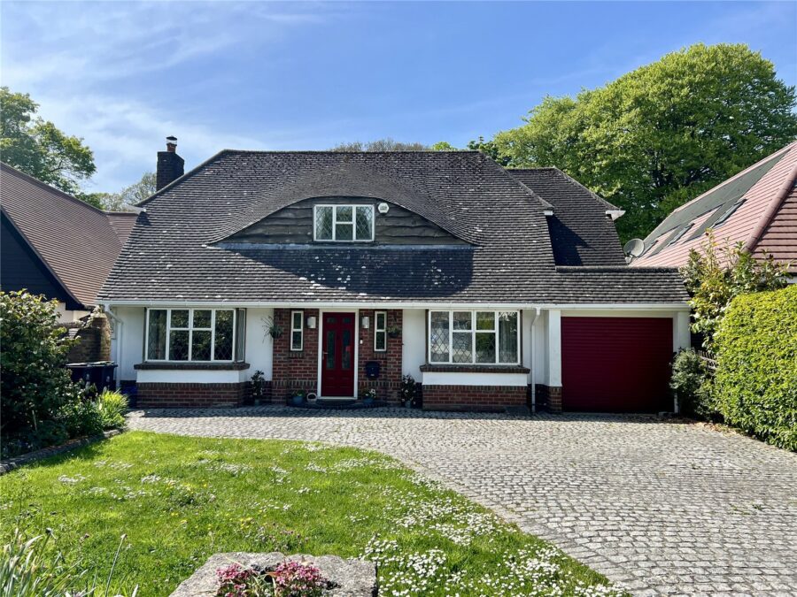 Rothesay Drive, Highcliffe on Sea, Christchurch, Dorset, BH23 4LD