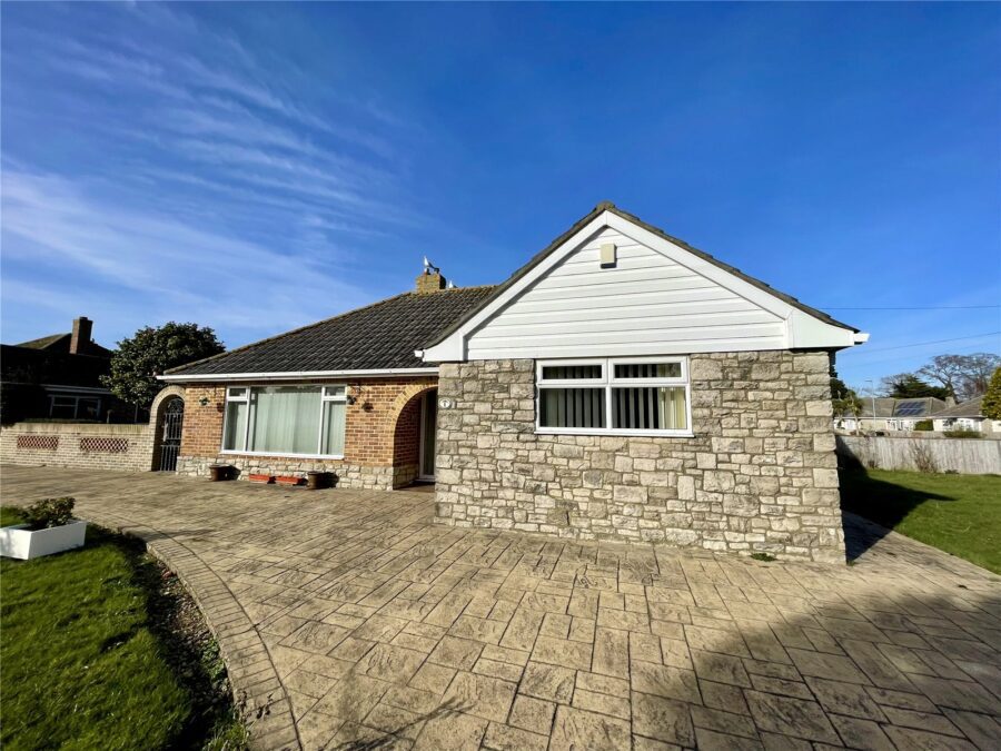 Woodfield Gardens, Highcliffe On Sea, Christchurch, Dorset, BH23 4QA