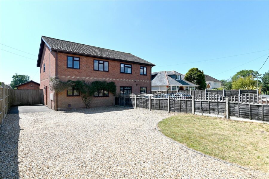 Ashley Lane, Hordle, Lymington, Hampshire, SO41 0GB