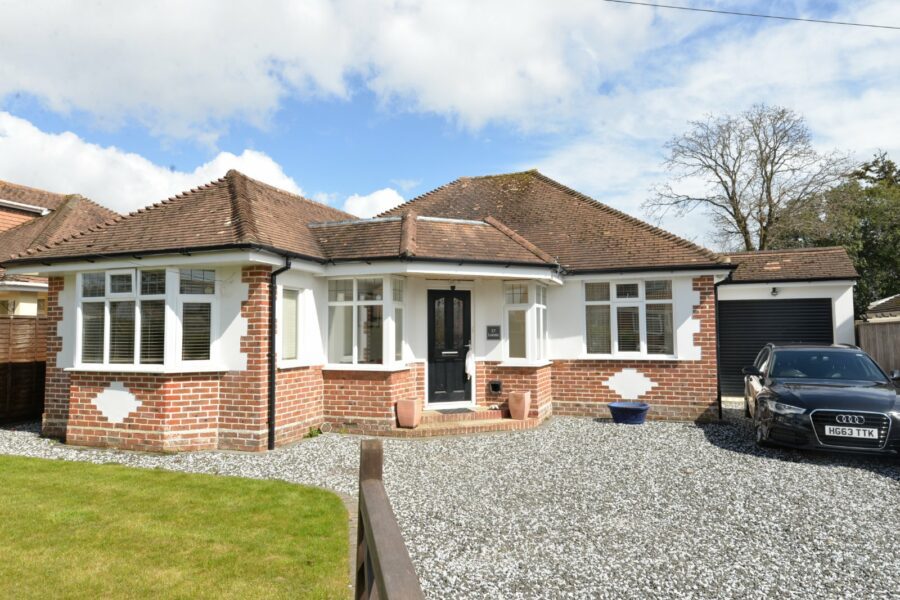 High Ridge Crescent, New Milton, Hampshire, BH25 5BT