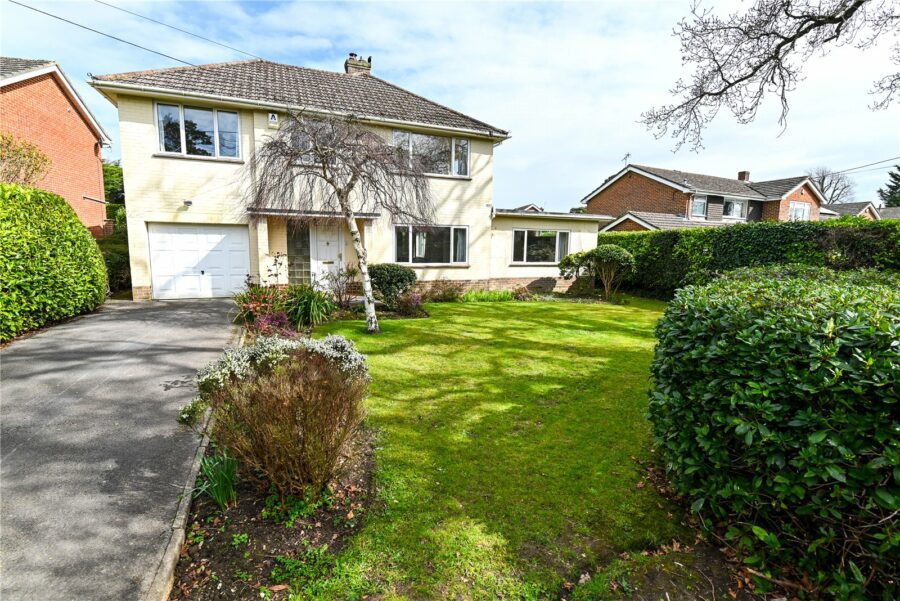 Lyon Avenue, New Milton, Hampshire, BH25 6AP