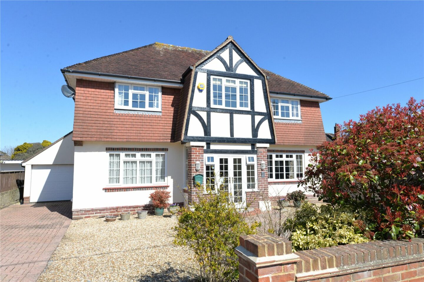 Beach Avenue, Barton on Sea