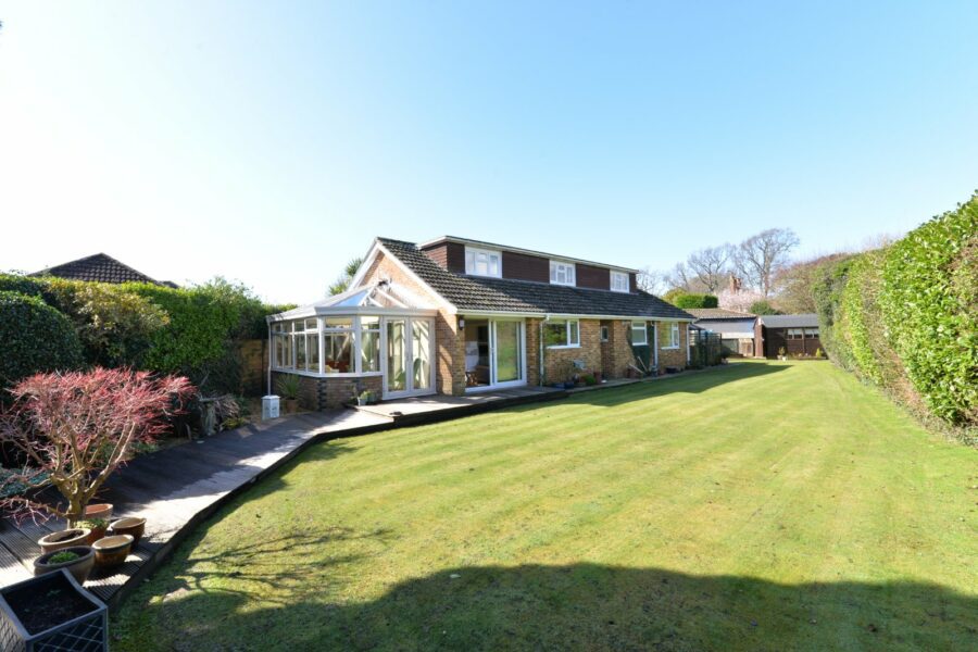 Mallard Close, Hordle, Lymington, Hampshire, SO41 0FH