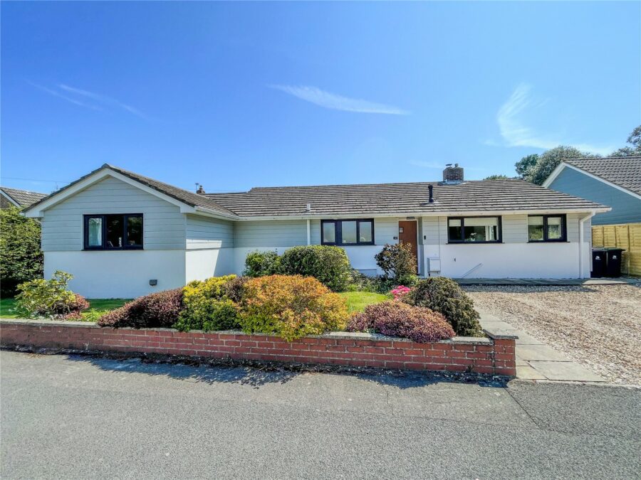 Woodfield Gardens, Highcliffe on Sea, Christchurch, Dorset, BH23 4QA