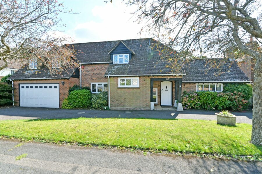Barrs Wood Road, New Milton, Hampshire, BH25 5HS