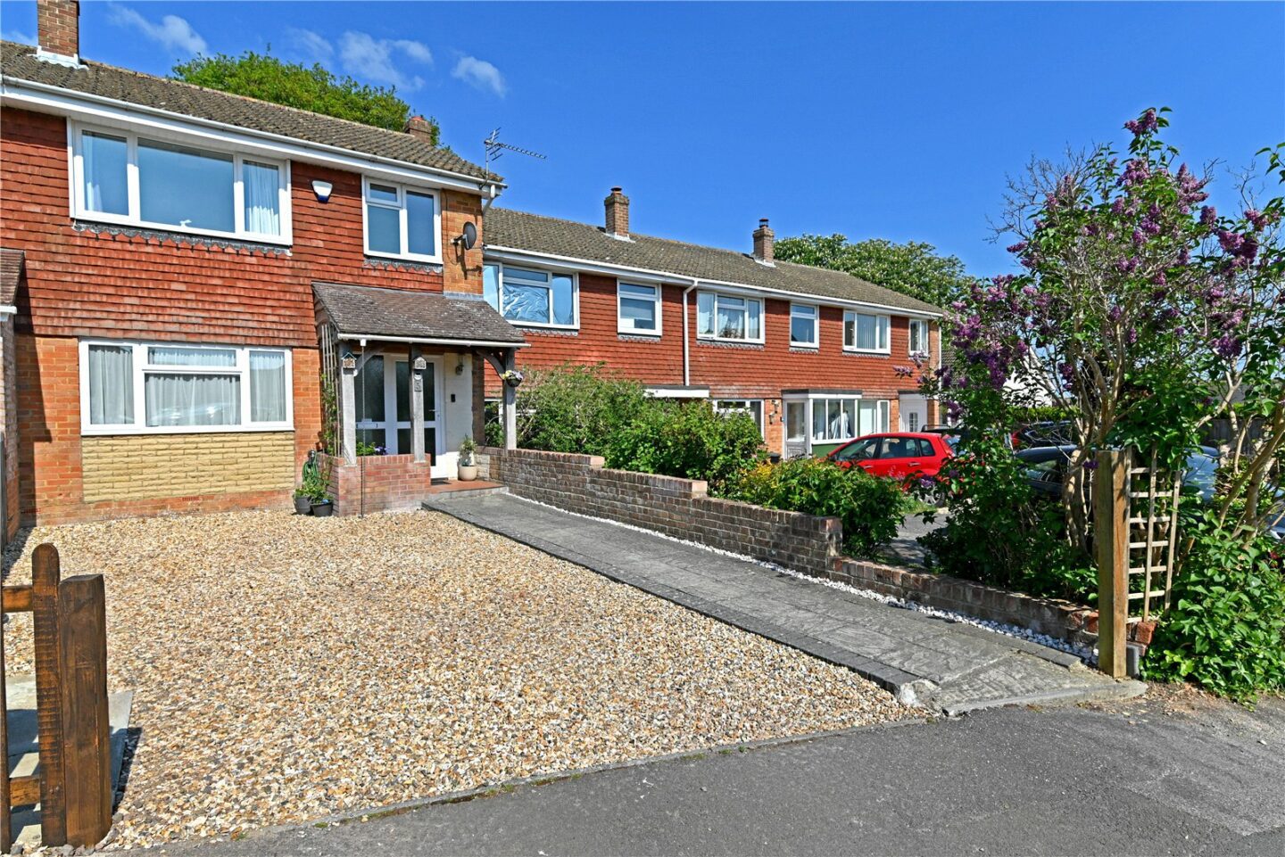 Highfield Gardens, Sway