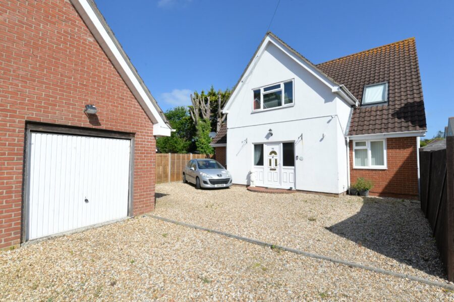 Peckham Avenue, New Milton, Hampshire, BH25 6SL