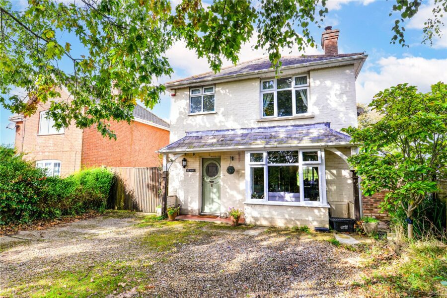 Ashley Lane, Hordle, Lymington, Hampshire, SO41 0GA