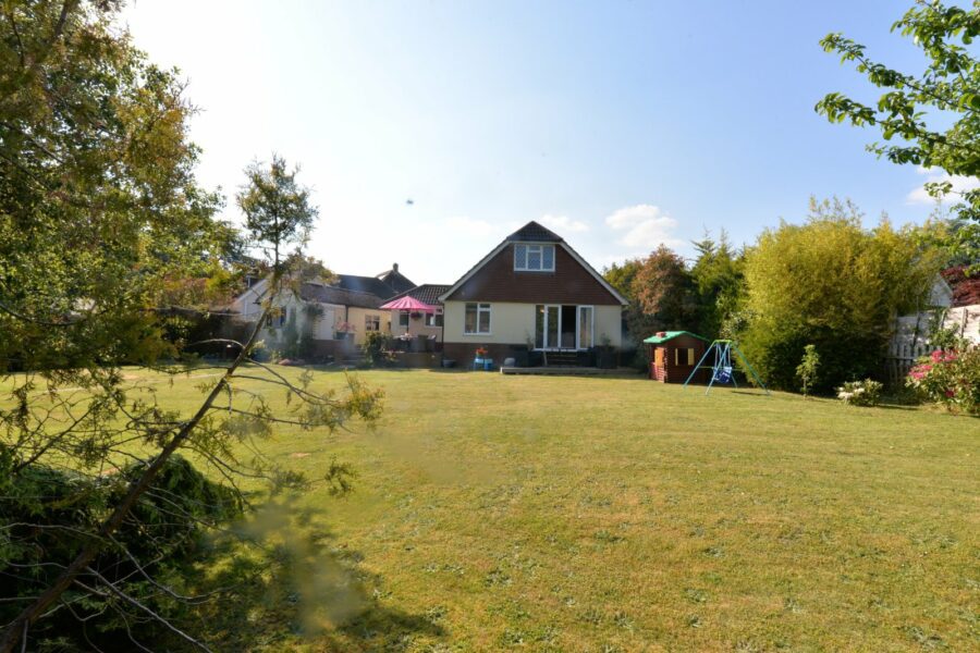 High Ridge Crescent, New Milton, Hampshire, BH25 5BT