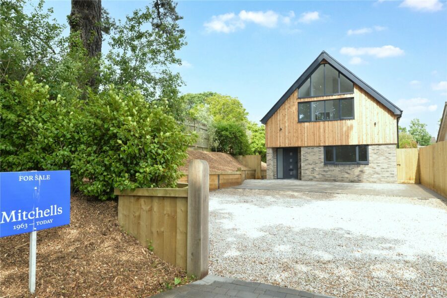 Hare Lane, Hordle, Lymington, SO41 0GE