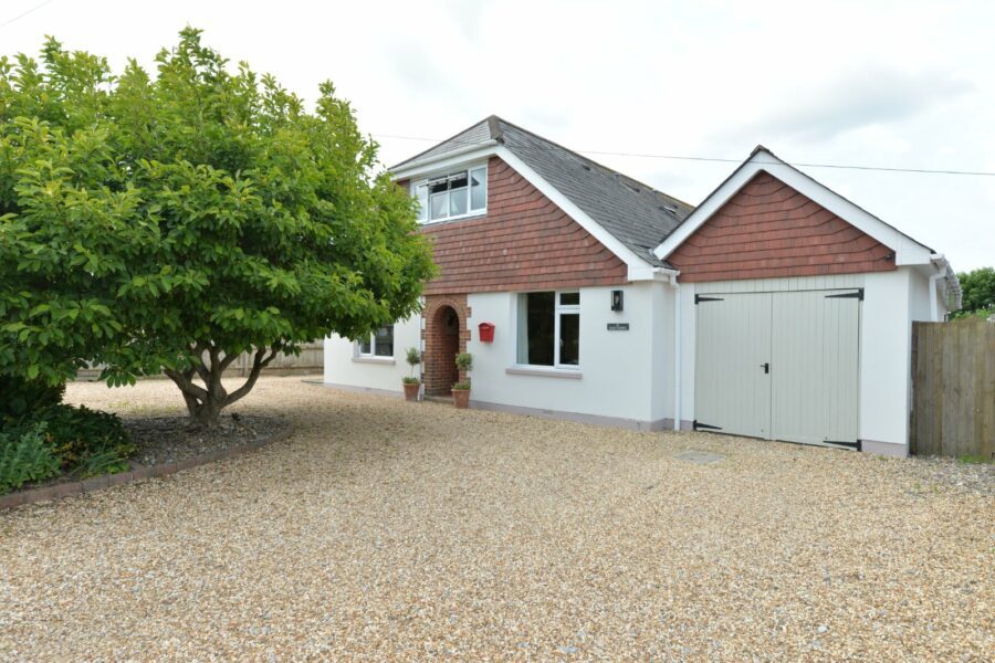 Lavender Road, Hordle, Lymington, Hampshire, SO41 0GF