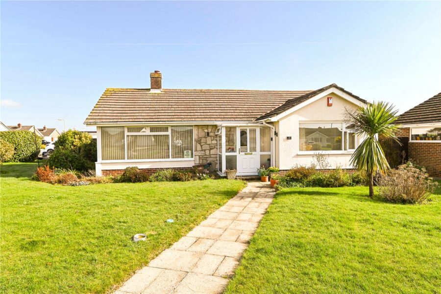 Three Acre Drive, Barton on Sea, New Milton, Hampshire, BH25 7LQ