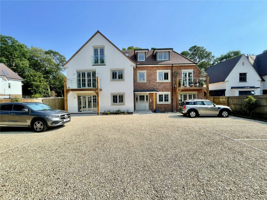 Lymington Road, Highcliffe On Sea, Christchurch, Dorset, BH23 4JS