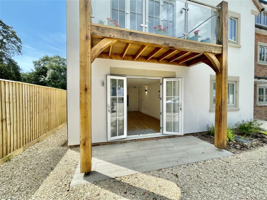 Lymington Road, Highcliffe On Sea, Christchurch, Dorset, BH23 4JS