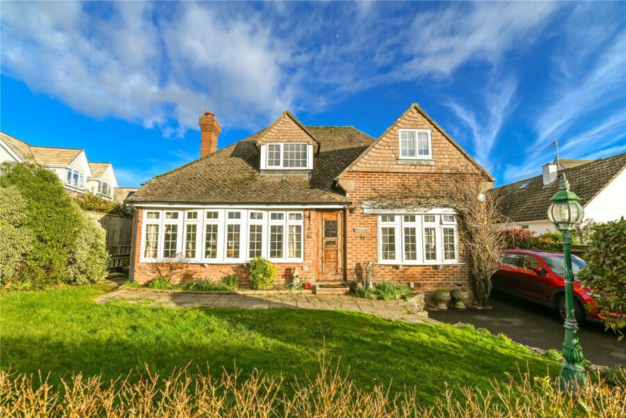 Farm Lane South, Barton on Sea, New Milton, Hampshire, BH25 7BR