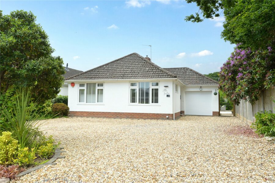 Becton Lane, Barton on Sea, New Milton, Hampshire, BH25 7AA