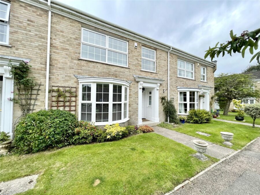 Earlsdon Way, Highcliffe on Sea, Christchurch, Dorset, BH23 5TD