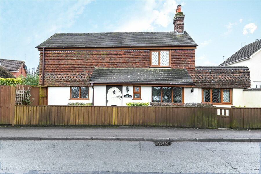 Ashley Lane, New Milton, Hampshire, BH25 5AH
