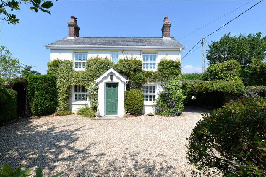 Everton Road, Hordle, Lymington, Hampshire, SO41 0HB