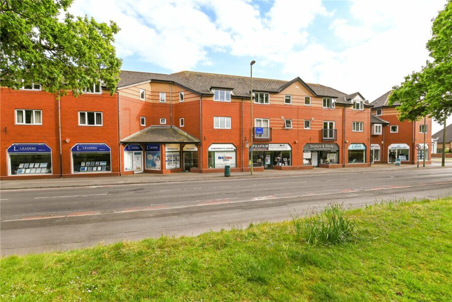 Old Milton Road, New Milton, Hampshire, BH25 6DY