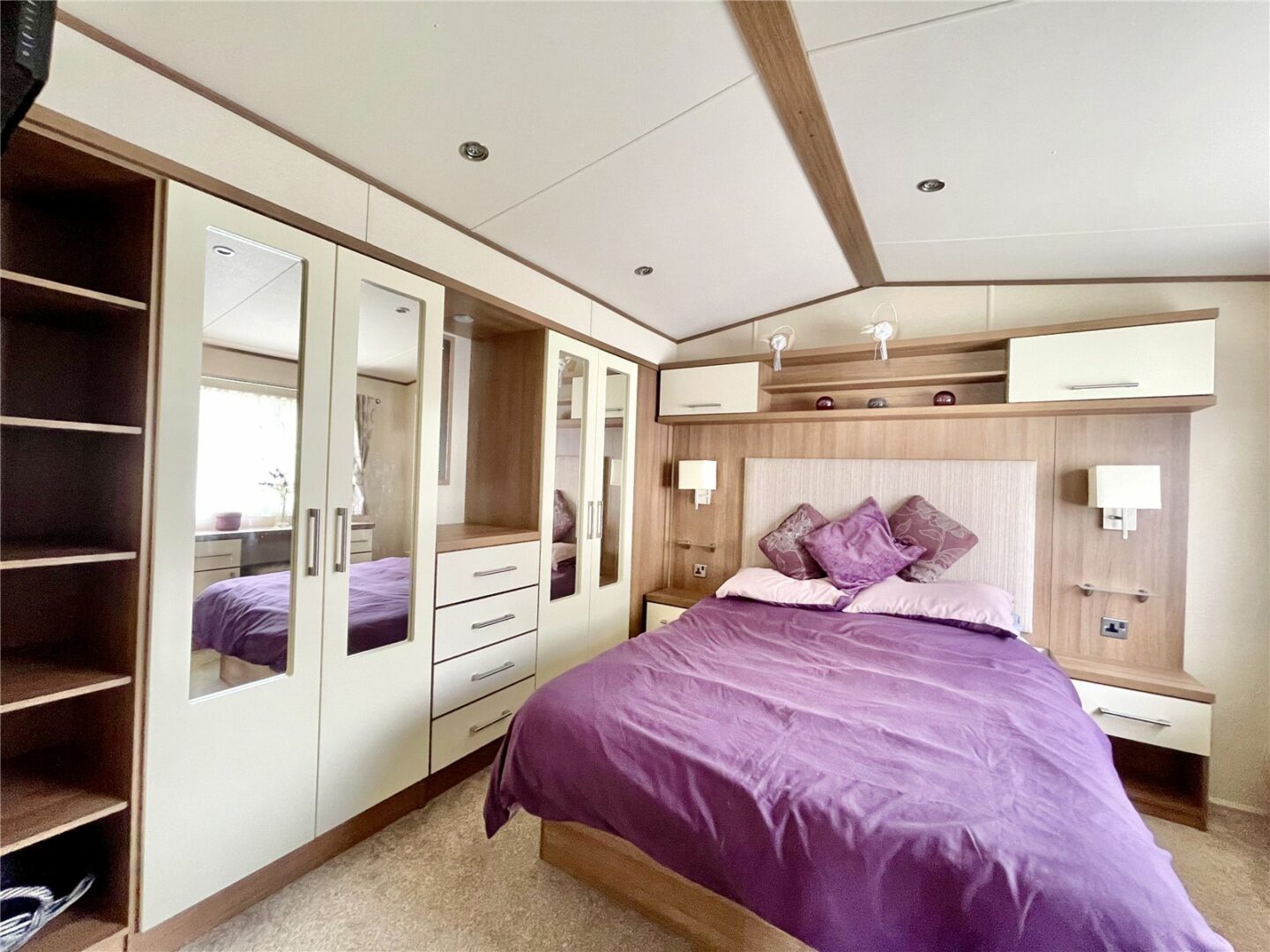 Hoburne Lane, Highcliffe On Sea, Christchurch, Dorset, BH23 4HU