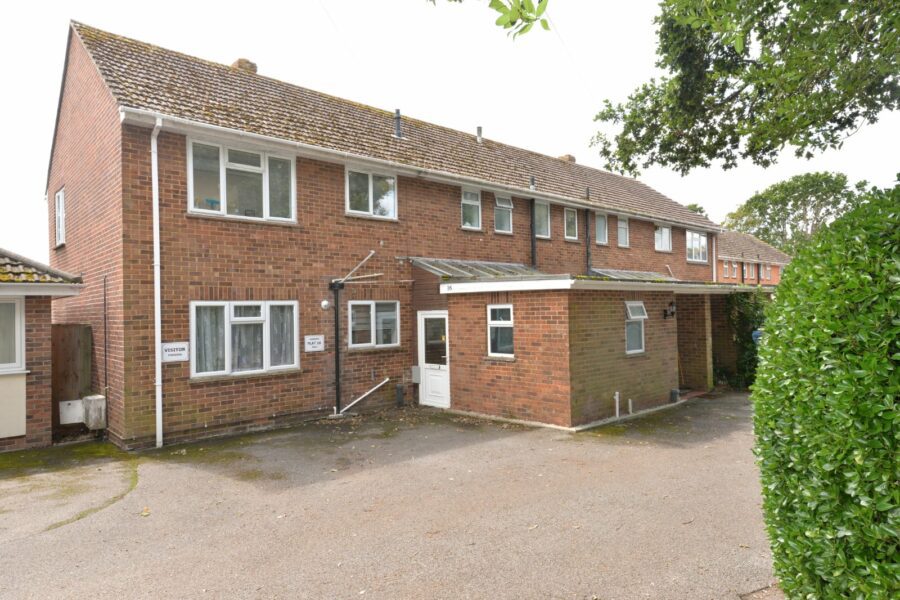 Bouverie Close, Barton on Sea, New Milton, Hampshire, BH25 7HB