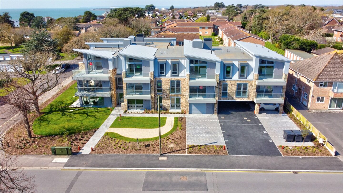 Waterford Road, Highcliffe on Sea, Christchurch, Dorset, BH23 5FY
