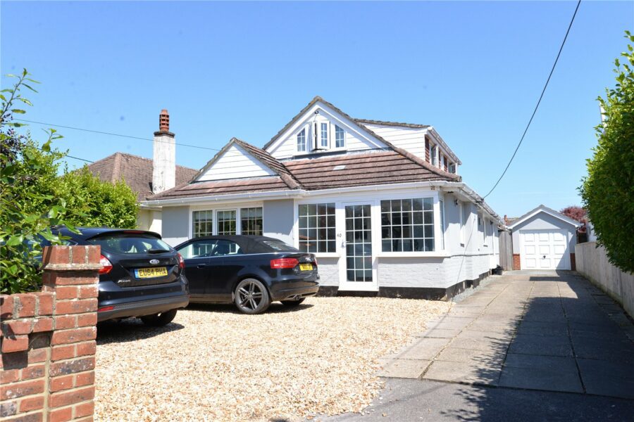 Barton Lane, Barton on Sea, New Milton, Hampshire, BH25 7PN