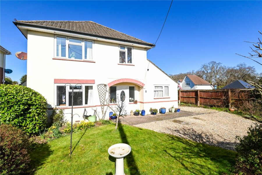 Marley Avenue, New Milton, Hampshire, BH25 5LJ