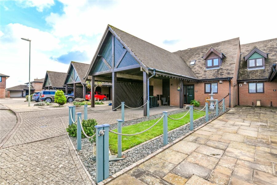 Barton Green, Barton on Sea, New Milton, Hampshire, BH25 7LZ