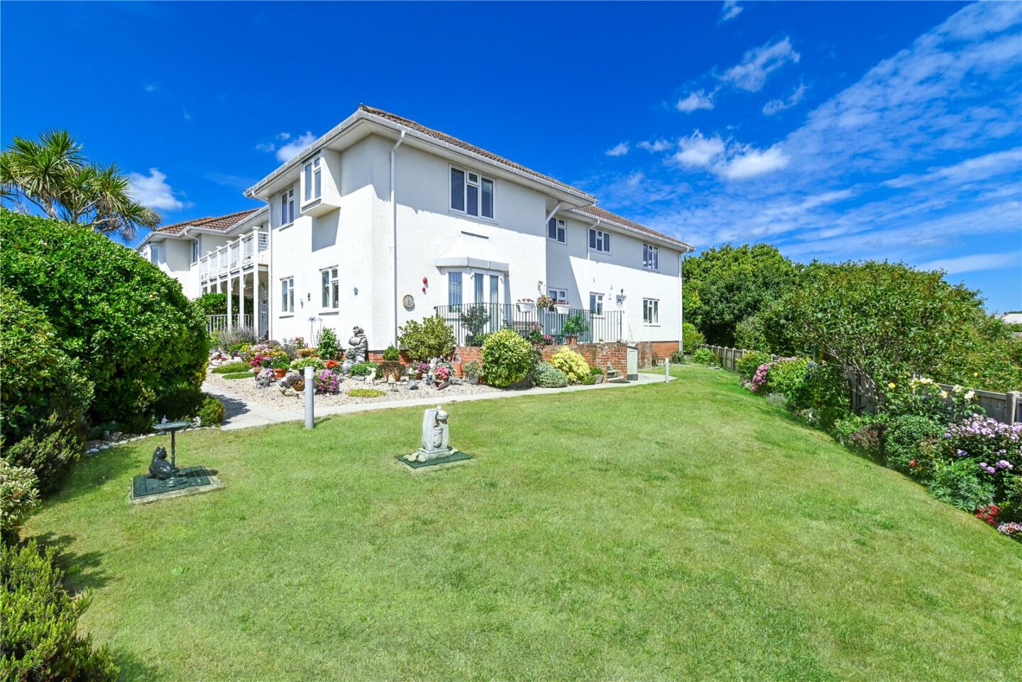 Aldbury Court, Grove Road