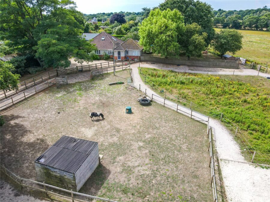 Wootton Road, Tiptoe, Lymington, Hampshire, SO41 6FU