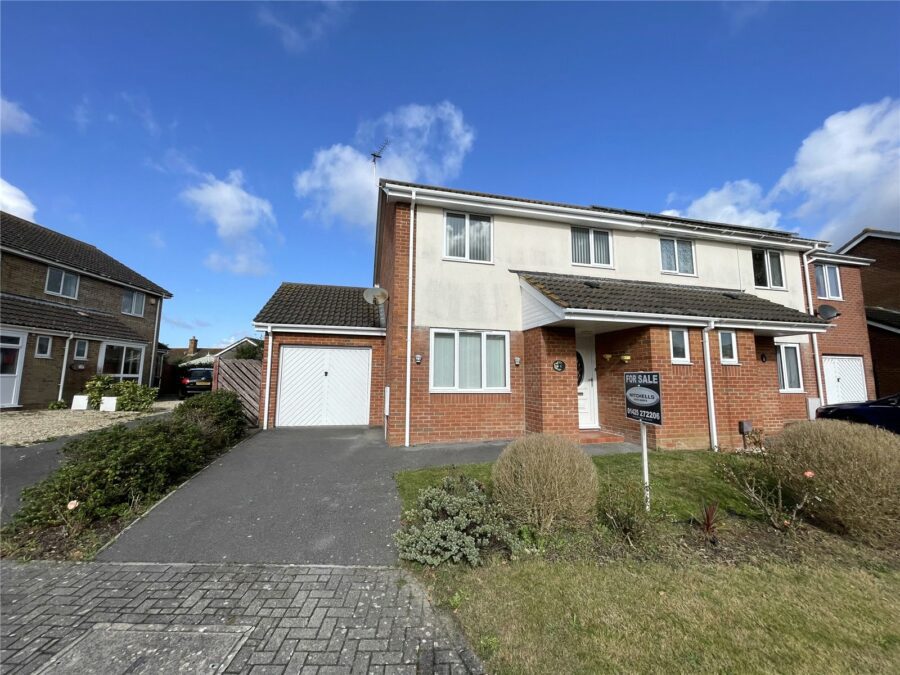 Mallow Close, Highcliffe on Sea, Christchurch, Dorset, BH23 4UL