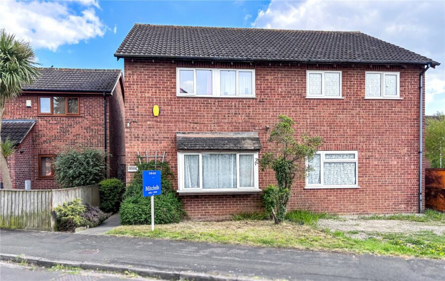 Brownsea Close, New Milton, Hampshire, BH25 5UG