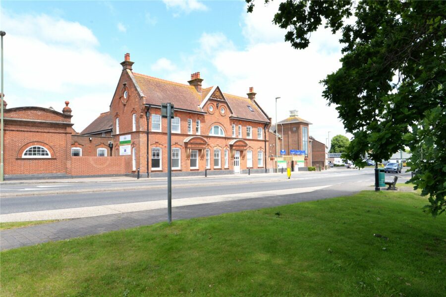 The George, Christchurch Road, New Milton, Hampshire, BH25 6QJ