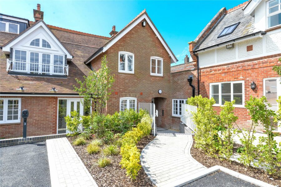 The George, Christchurch Road, New Milton, Hampshire, BH25 6QJ