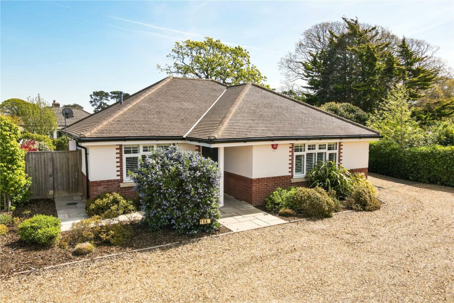 Uplands Avenue, Barton on Sea, New Milton, Hampshire, BH25 7BJ